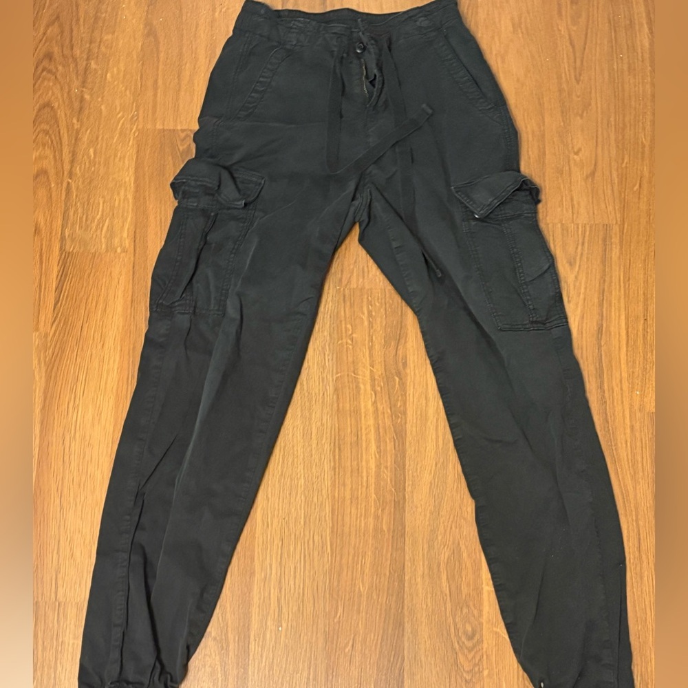 American Eagle black cargo pants